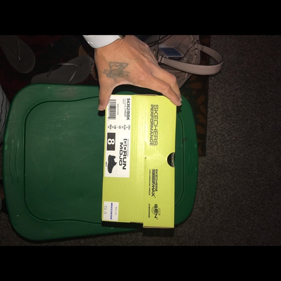 Men’s Skechers size 8 - Picture 6 of 6